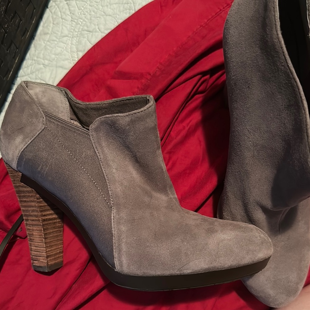 Tsubo Gray Suede Ankle Booties with High Heel